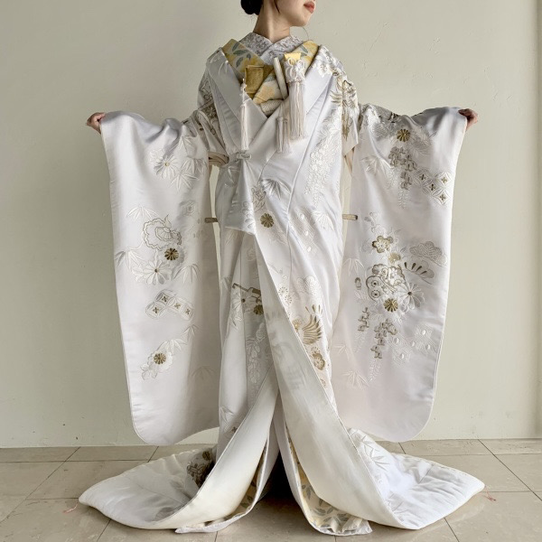 白無垢 金刺繍鶴に宝尽くし