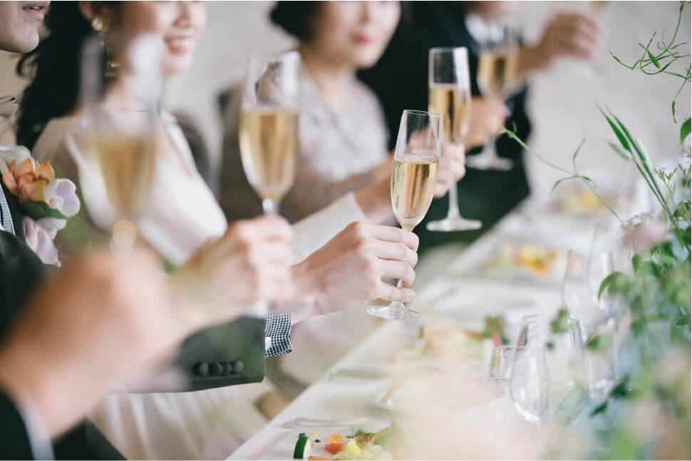 会食付きフォトウェディングで、おふたりらしい結婚の形を