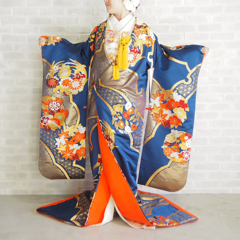 紺地雪輪花丸紋